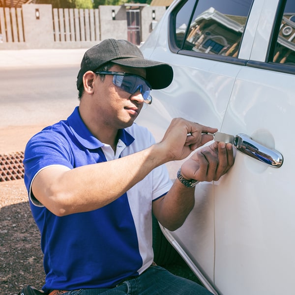 puedes programar una cita con la cerrajería de autos llamando al número de contacto